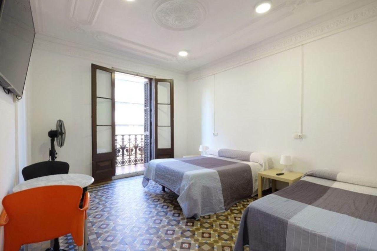 Lenin Hostel Barcelona Eksteriør bilde