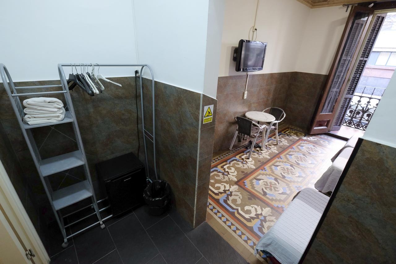Lenin Hostel Barcelona Eksteriør bilde