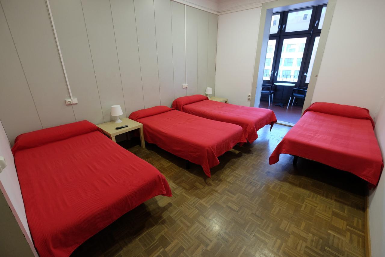 Lenin Hostel Barcelona Eksteriør bilde