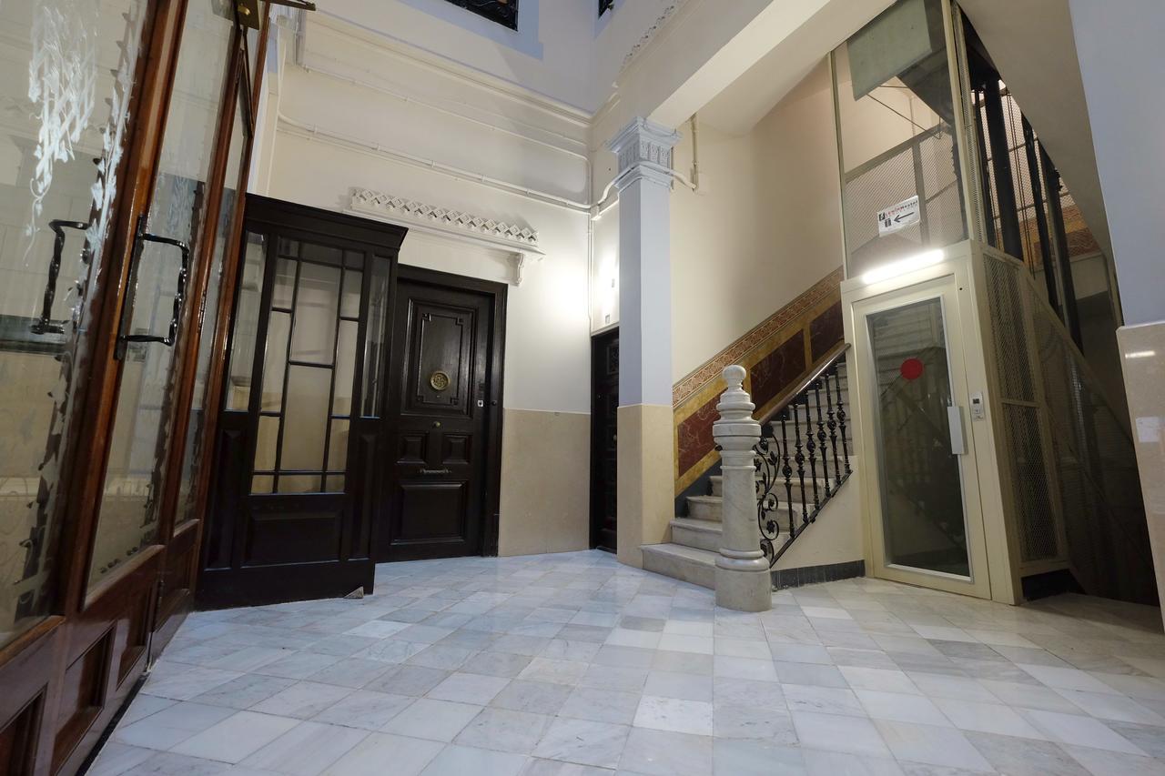 Lenin Hostel Barcelona Eksteriør bilde