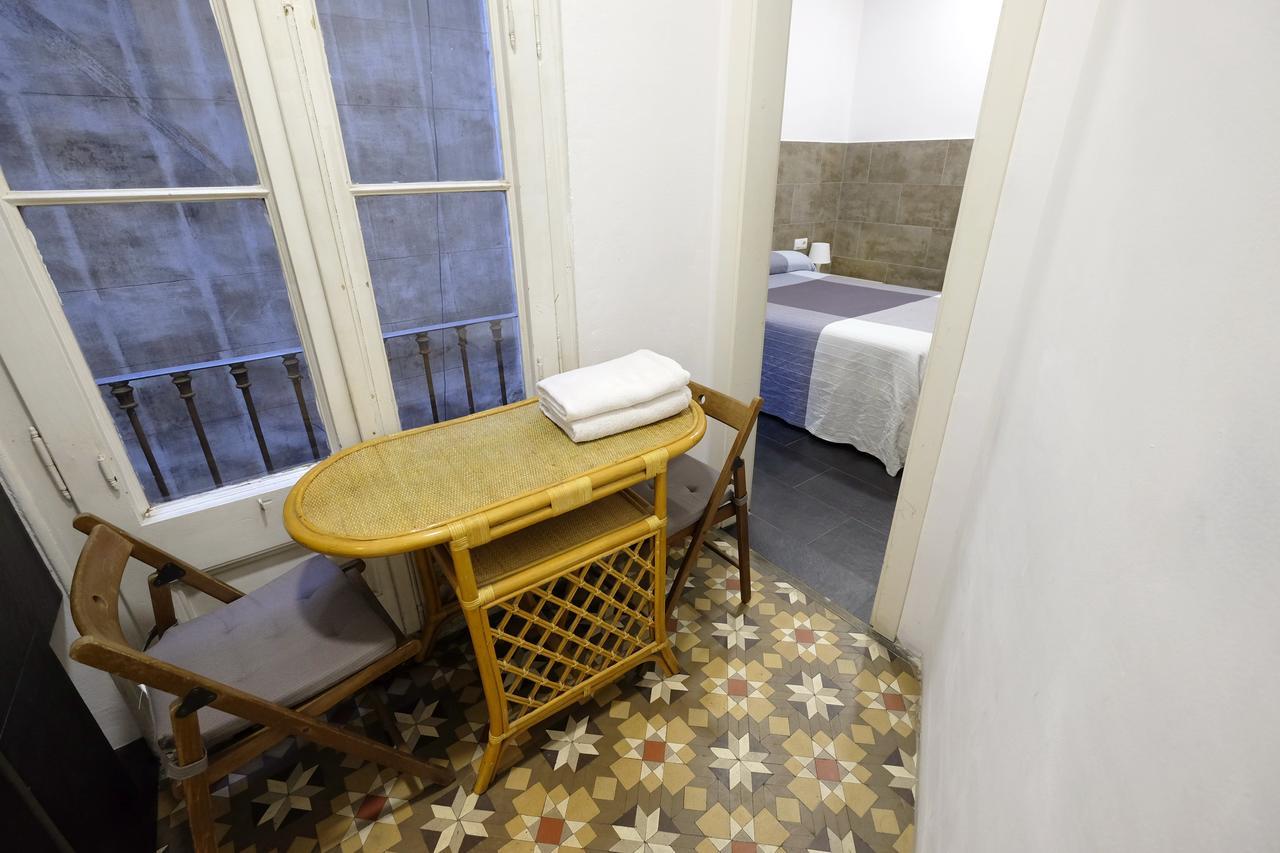 Lenin Hostel Barcelona Eksteriør bilde