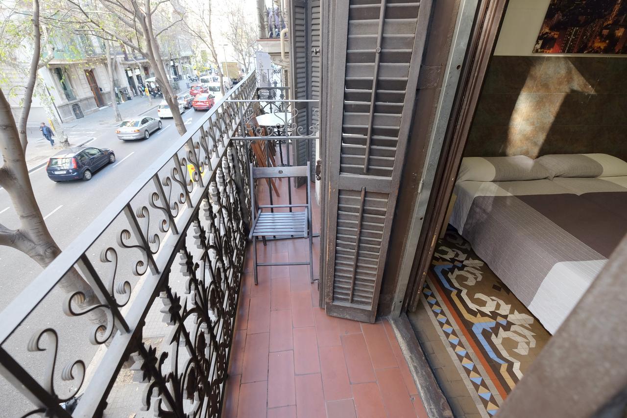 Lenin Hostel Barcelona Eksteriør bilde