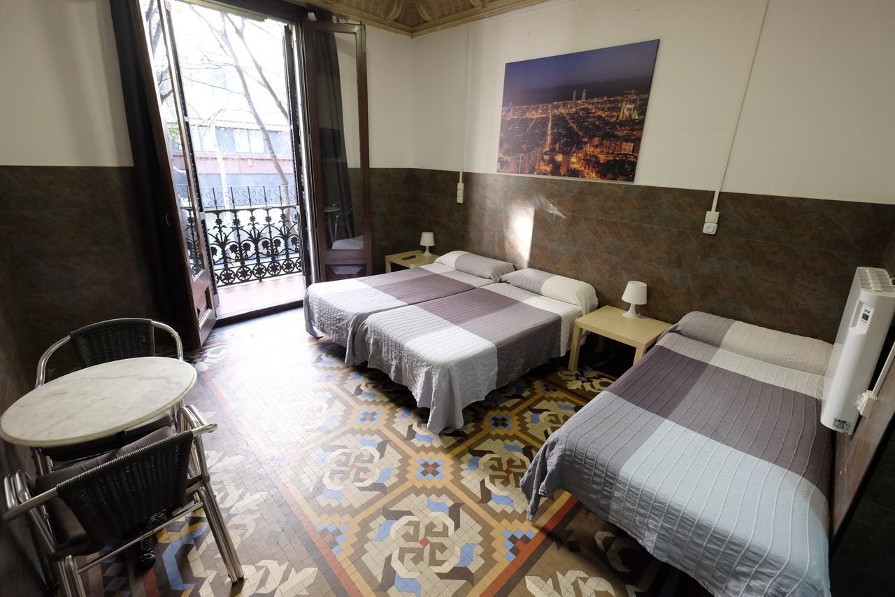 Lenin Hostel Barcelona Eksteriør bilde