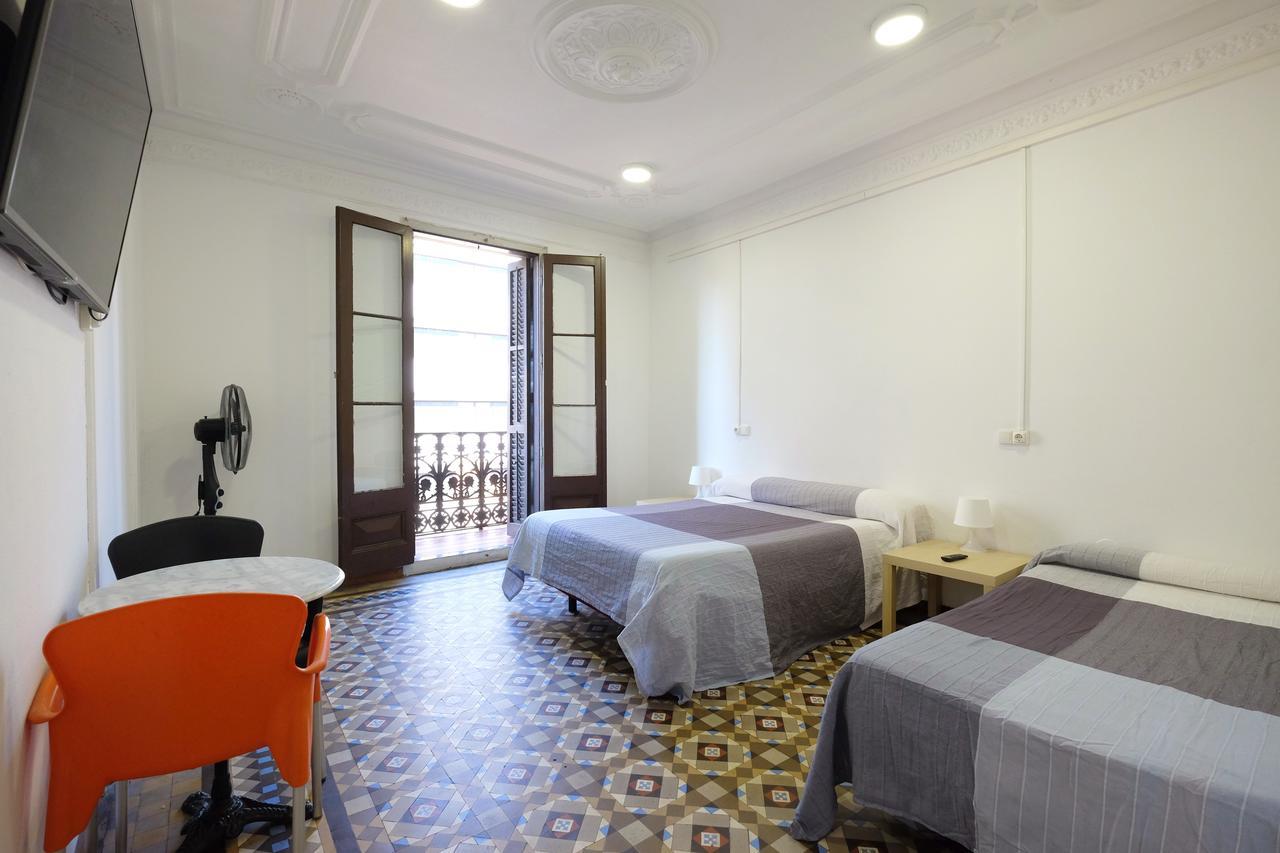 Lenin Hostel Barcelona Eksteriør bilde