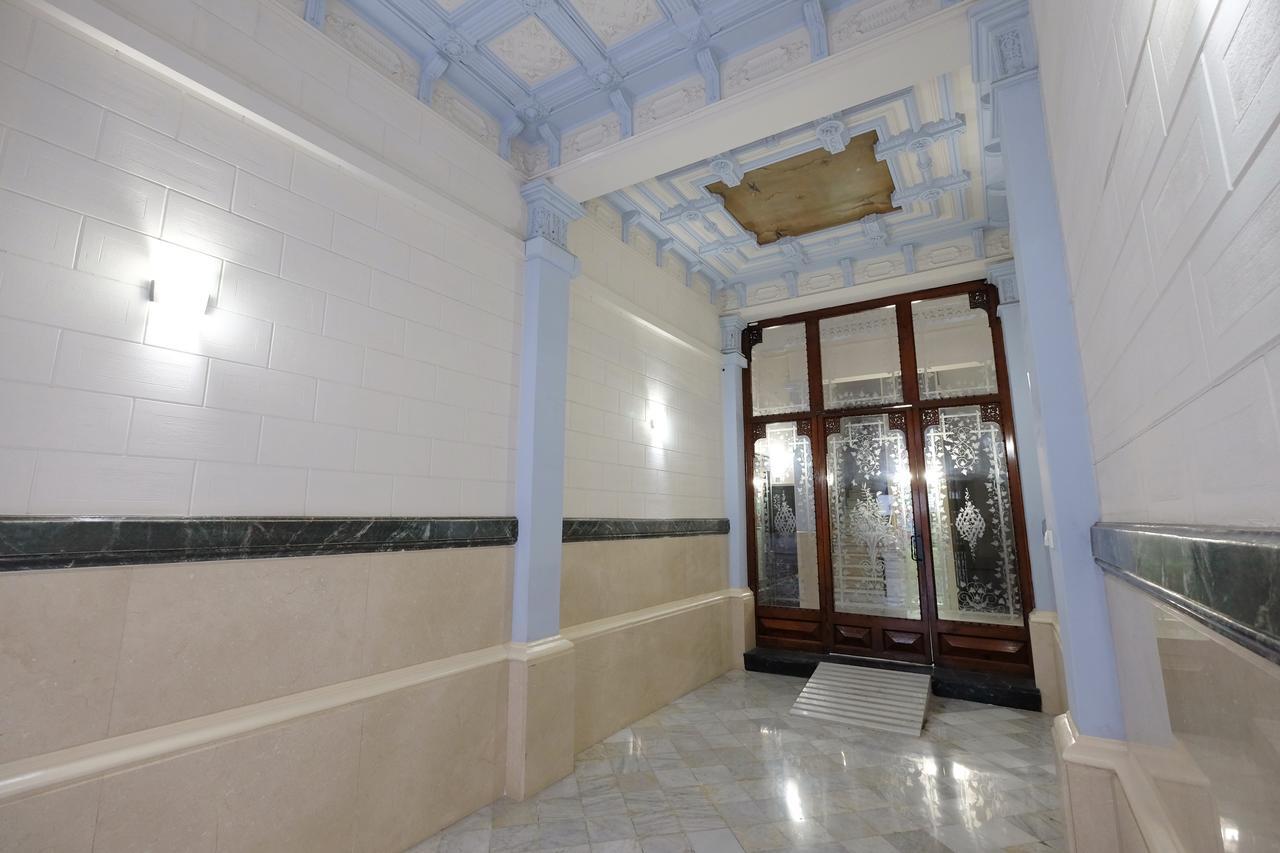 Lenin Hostel Barcelona Eksteriør bilde