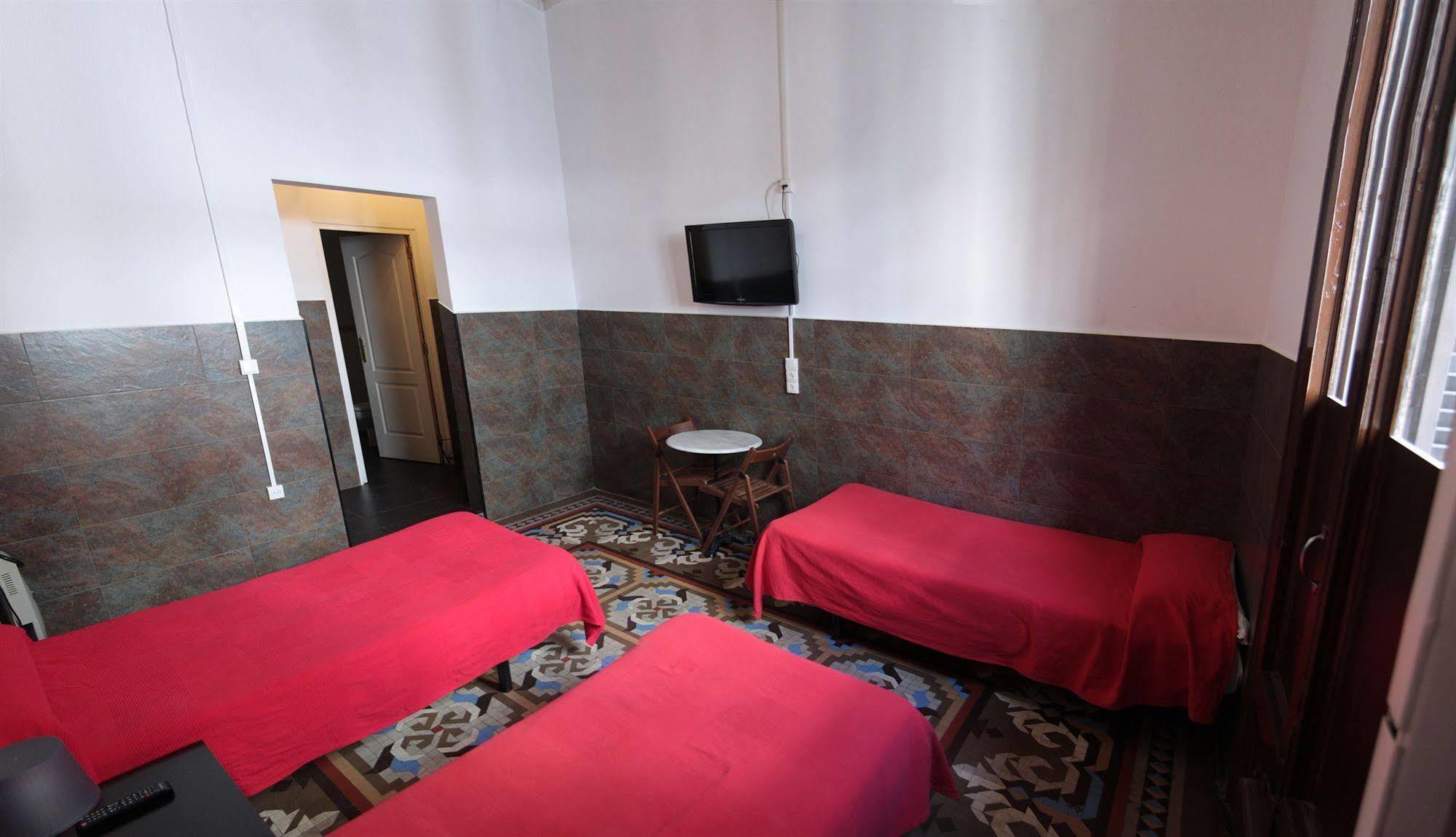 Lenin Hostel Barcelona Eksteriør bilde