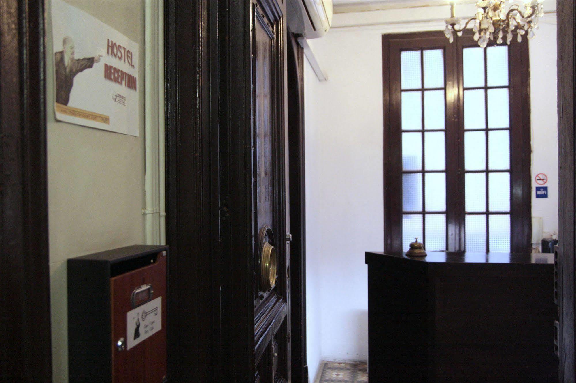 Lenin Hostel Barcelona Eksteriør bilde