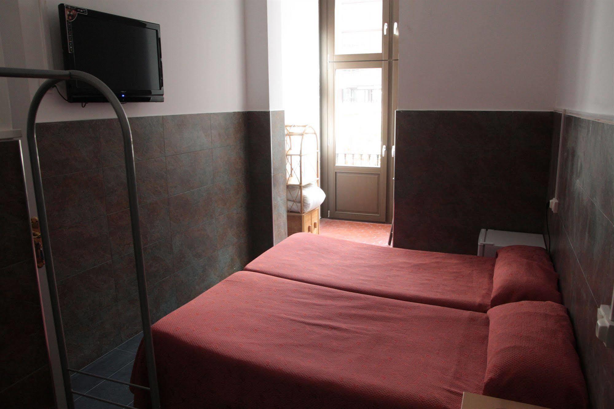 Lenin Hostel Barcelona Eksteriør bilde